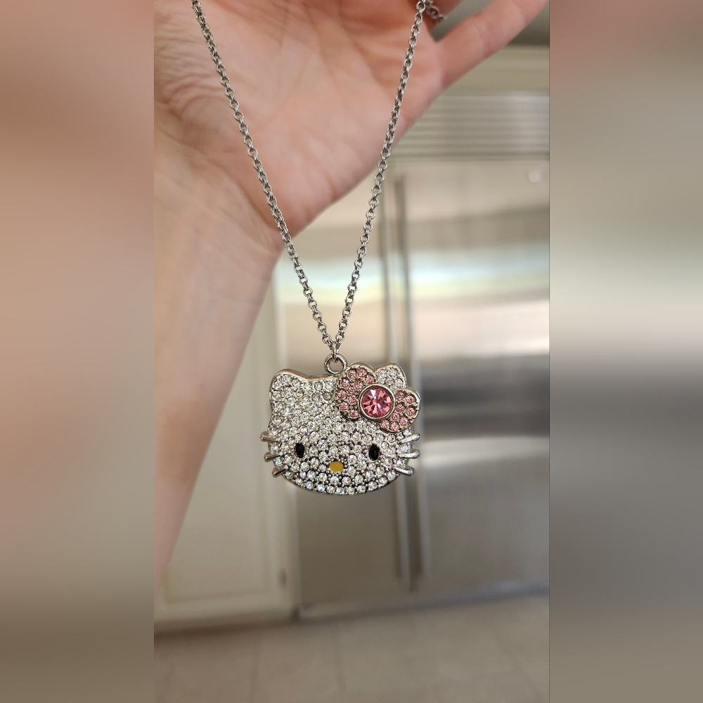 Hello Kitty Necklace - Picture 4 of 6
